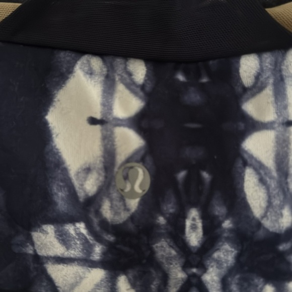 Lululemon Tie Dye Inspired Workout Top - Picture 6 of 6